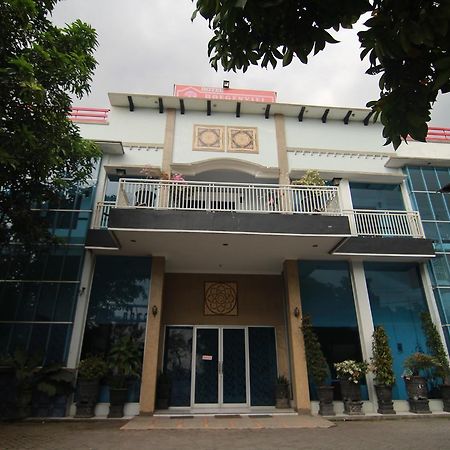 Hotel Boegenviel Syariah Lamongan ภายนอก รูปภาพ